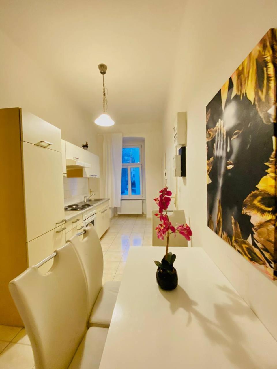 Family Apartment Th8 8 Vídeň Exteriér fotografie