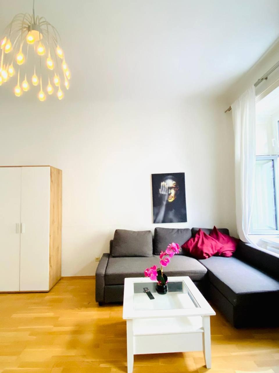 Family Apartment Th8 8 Vídeň Exteriér fotografie